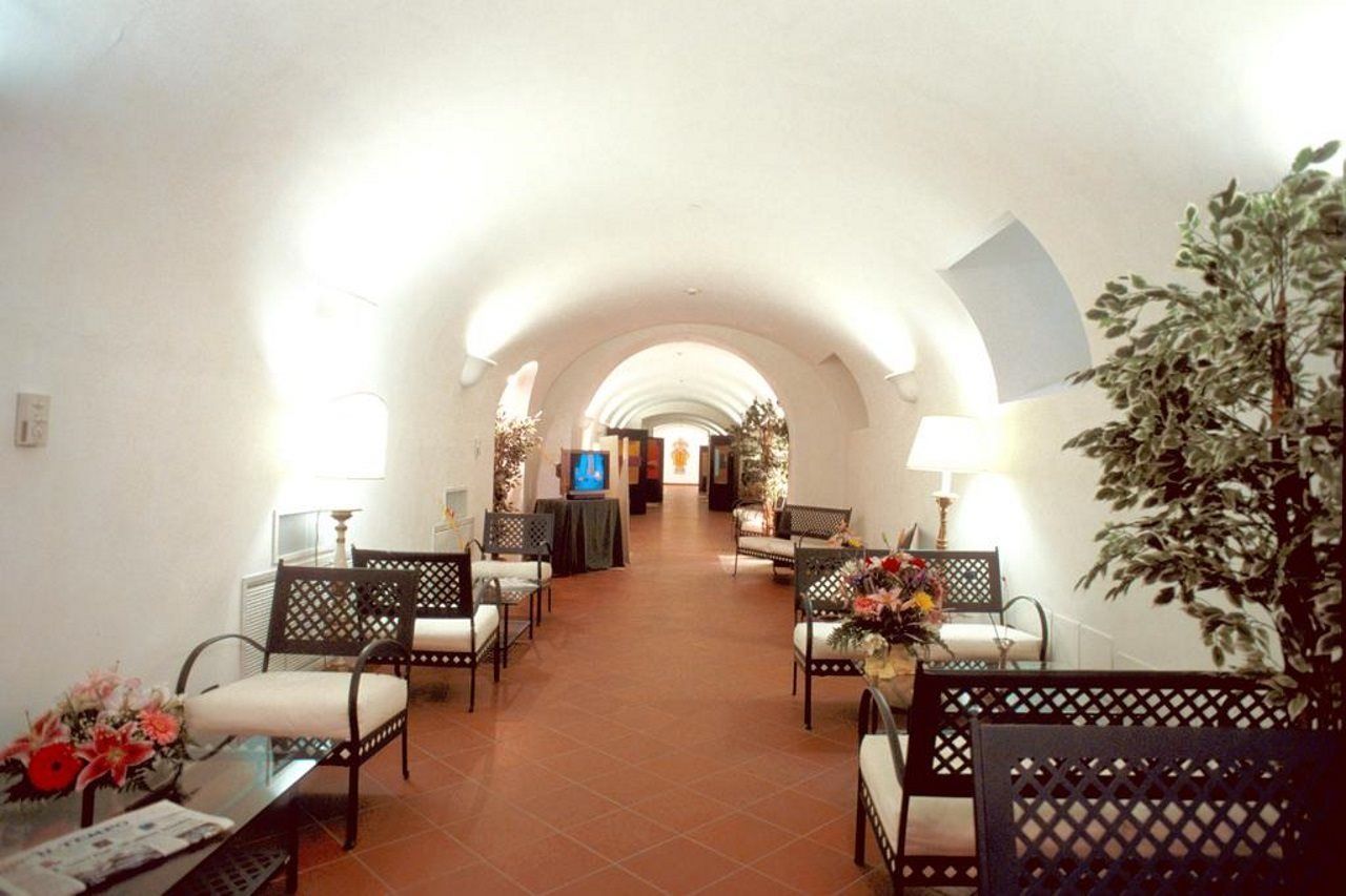 Domus Sessoriana Bed & Breakfast 3*