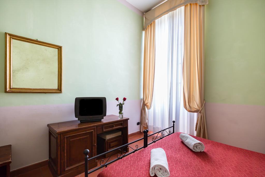 Domus Sessoriana Bed & Breakfast 3*
