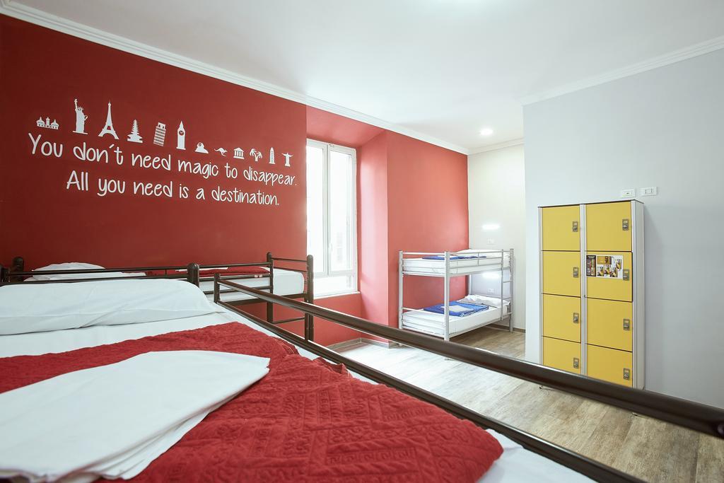 Hostel Alessandro Palace & Bar *