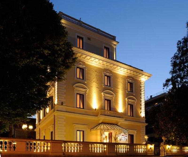 Hotel Pinciana 4*