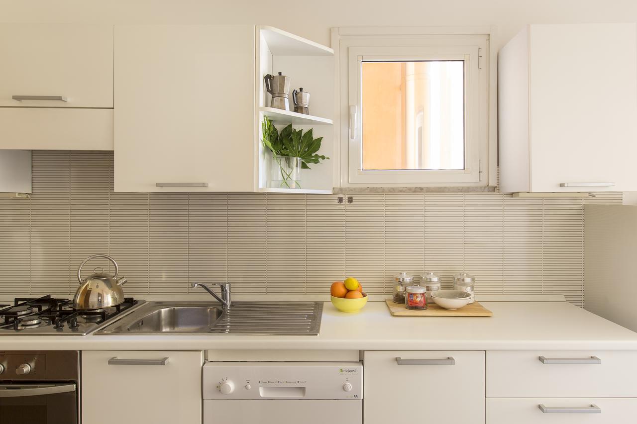 Romac Condotti With 3 Bedrooms Near The Spanish Steps Apartment