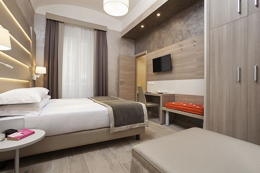 Kennedy Hotel 3*