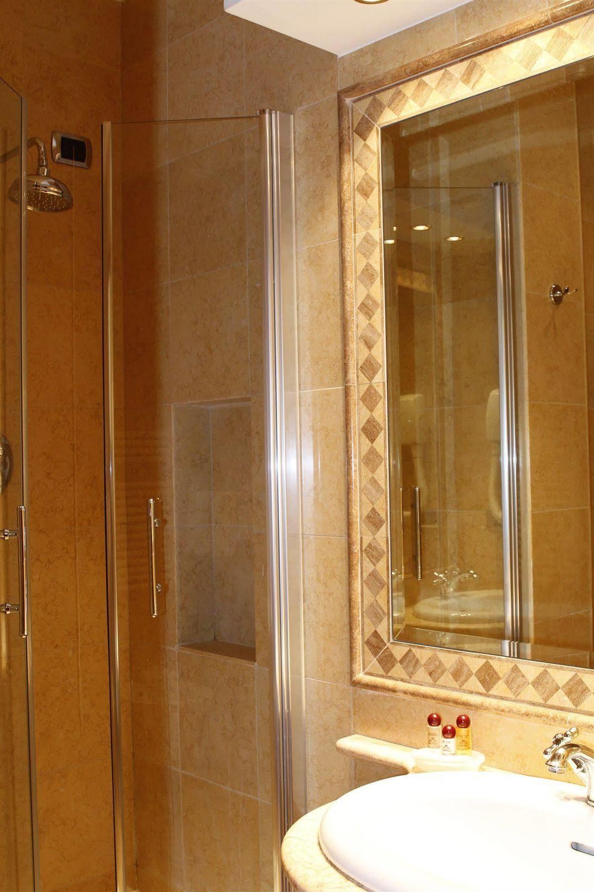 Pinciana Hotel