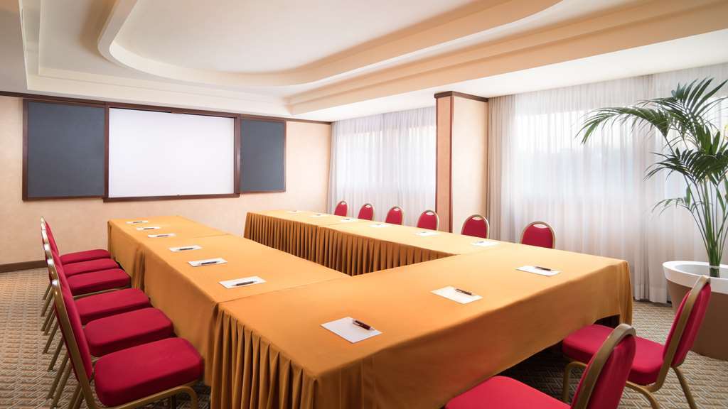 Cardo Roma, Autograph Collection Hotel 4*
