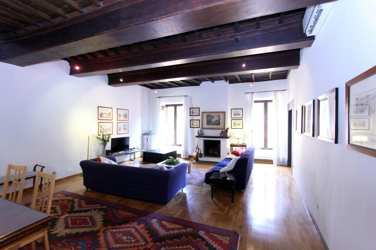 Navona Flat *