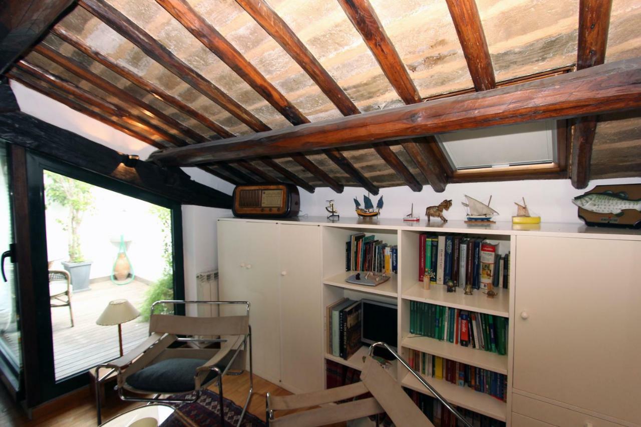 Navona Flat