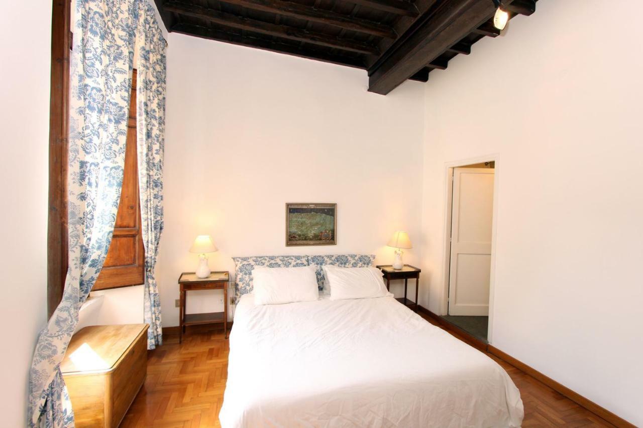 Navona Flat *