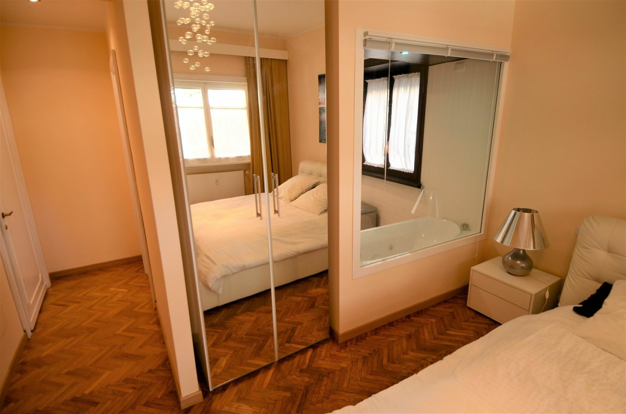 Luxury In Vatican Area Apartment