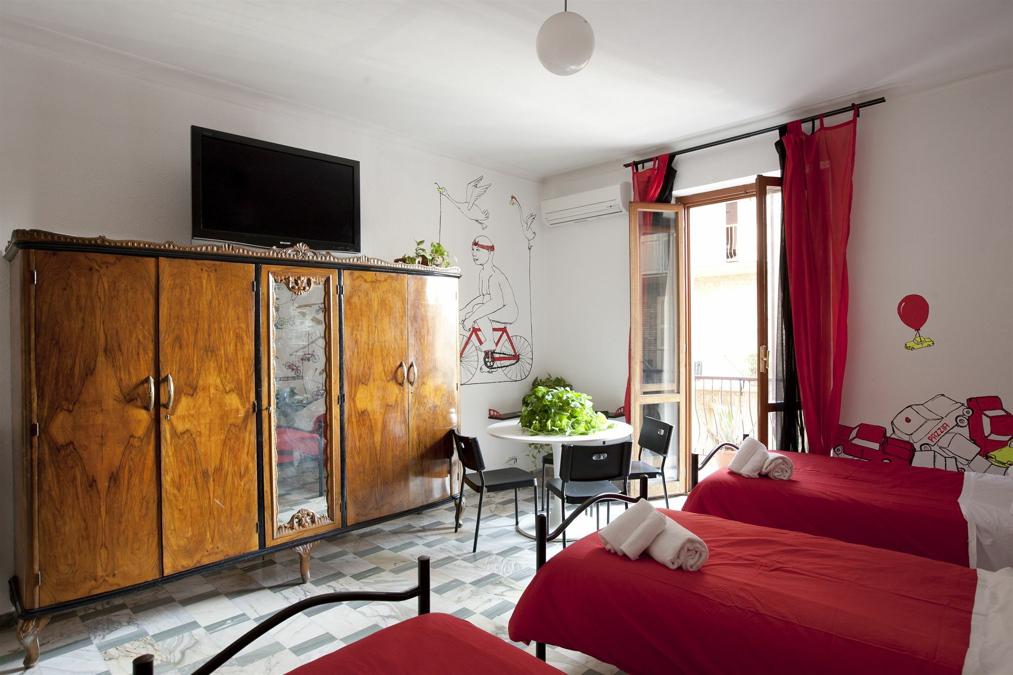 Martini Bed Hotel