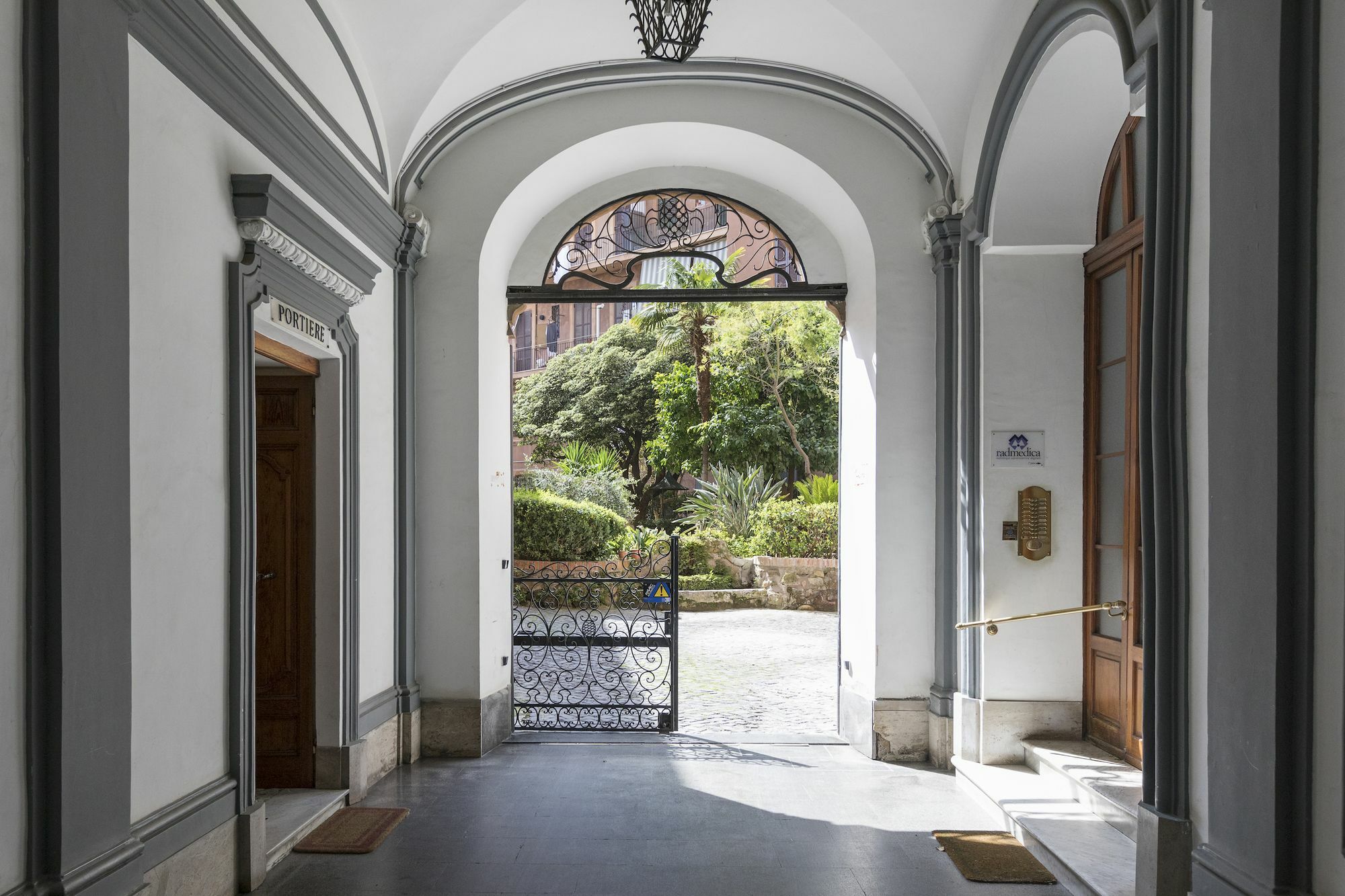 Elegant 1br In San Pietro / Vaticano By Sonder