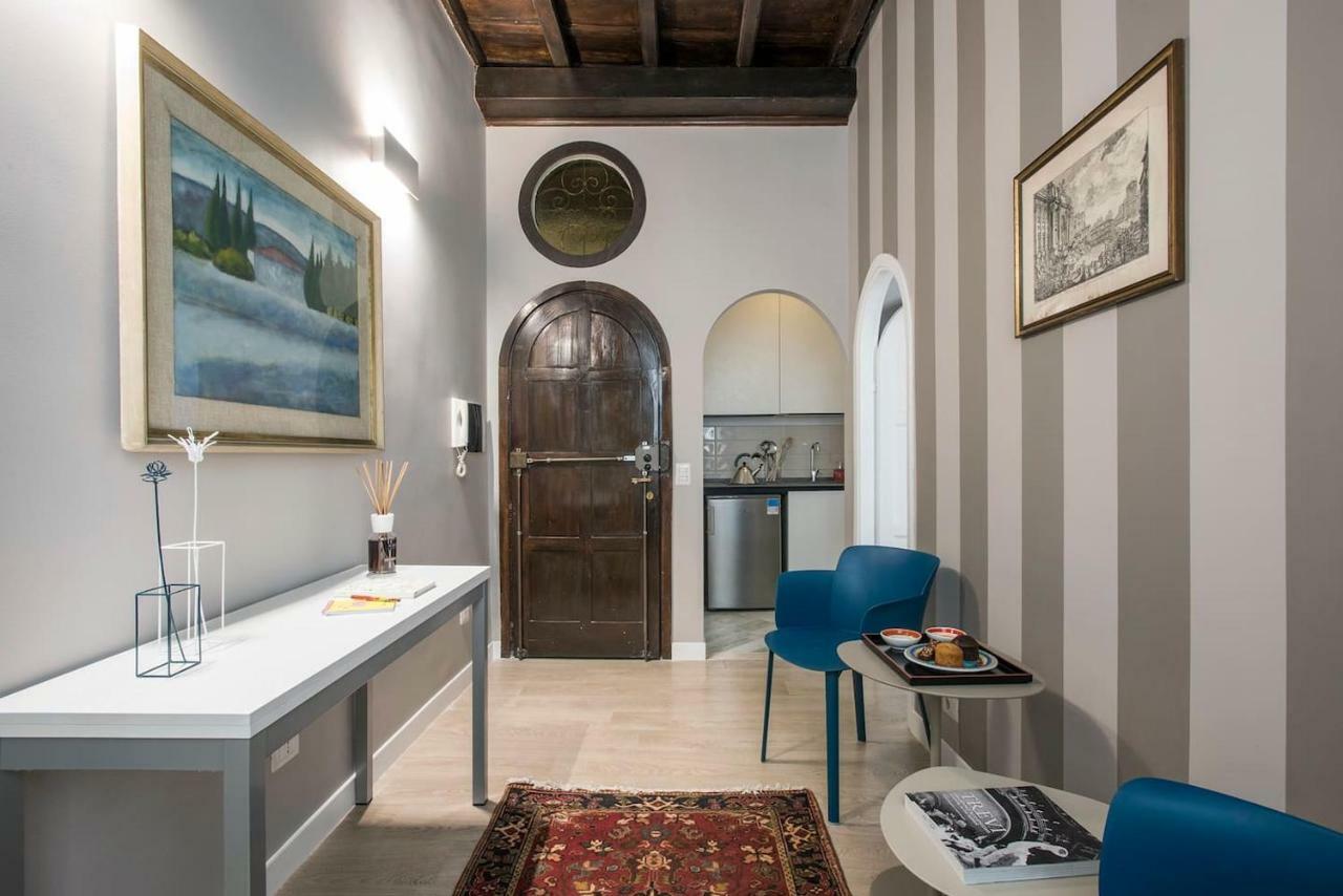 La Finestra Su Fontana Di Trevi - Charming View