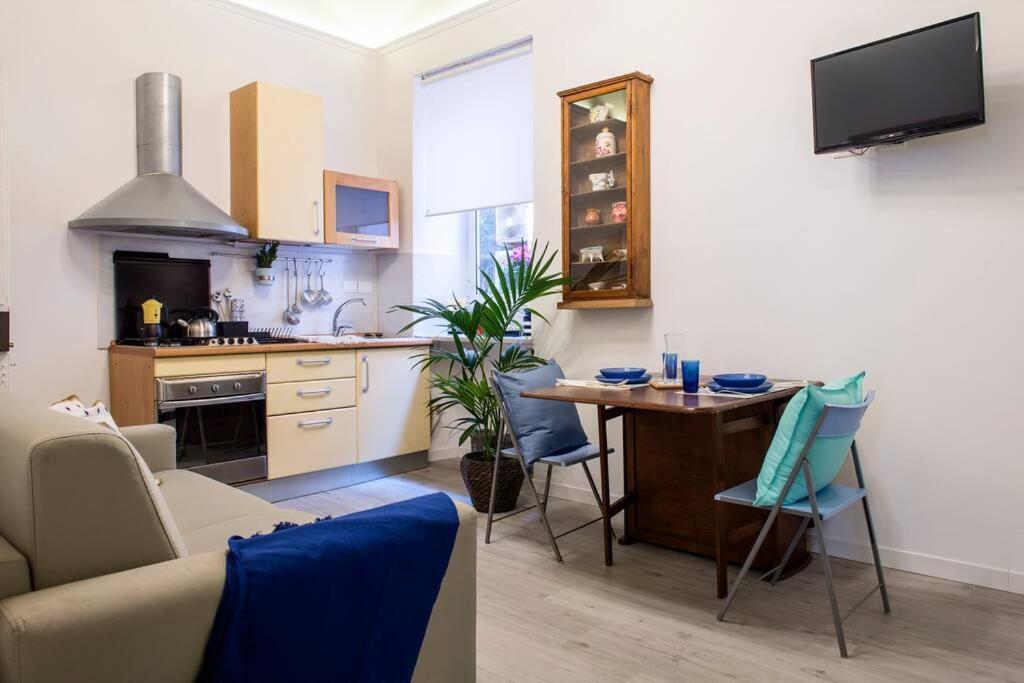 Colosseum/panisperna Nina With Terrace Appartement