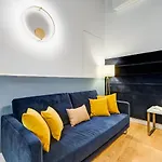 Glamour Studio - Spanish Steps