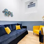Glamour Studio - Spanish Steps