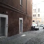 Giulia Apartment