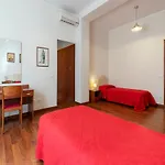 Piazza Re Di Roma Apartment