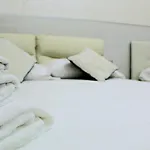 Oscar Suite Home