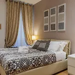 Sweet Stay In Rome