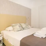 White Candia Guesthouse