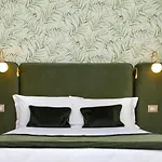 Home At Rome Vatican Suites