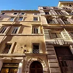 Navona Elegant Two Bedroom Apartment