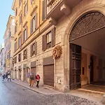 Parlamento Modern Apartment