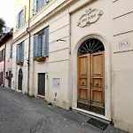 Terrace Modern Studio Trastevere -Topcollection