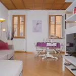 Sweet Home Laurina