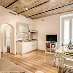 Navona Flat