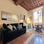Boutique Signature Suite In The Heart Of Ancient Rome