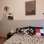 Trastevere Home Gallery