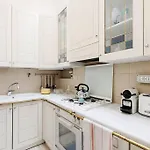 HostMe Piazza di Spagna apartament