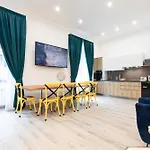 Trastevere Exclusive Three Bedroom Apartment - Top Collection