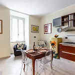 Hostly-Volturno Suite Apartment-Center Of Rome