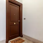Hostly-Volturno Suite Apartment-Center Of Rome