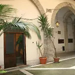 Navona Gallery Suites