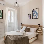 The Best Rent - Spacious One-Bedroom Apartment Near Colosseum