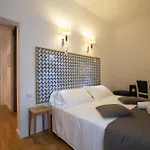 Floris Hotel