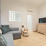 Trevi Fountain Boutique Apartment