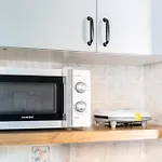 Stylish & Cozy - 5 Star Location- Balcony - City View