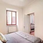 Coliseum Cozy Flat