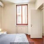 Coliseum Cozy Flat