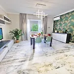 Felix House Park