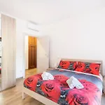 Parco Degli Acquedotti 2Bedroom Apt