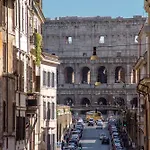 Empire Loft In The Shadow Of Colosseum