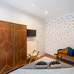 Bigfamilyflats - Coliseum Apartment