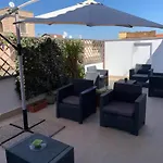 Rome Apartment - Queen
