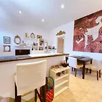 Appartamento Elegante Con Terrazzino A San Lorenzo