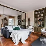 The Best Rent - One-Bedroom Apartment In A Quiet, Classically Styled Corner Near The Quirinale