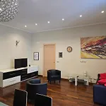 Trevi Fountain Big Apartment